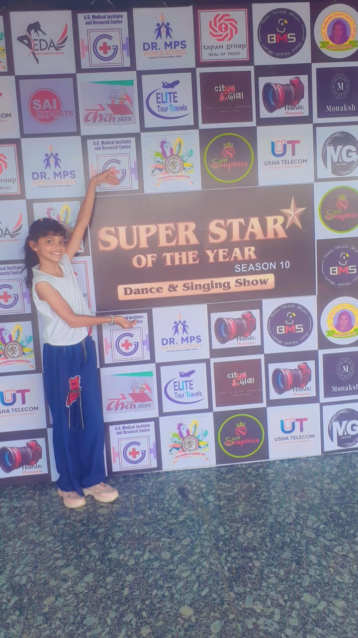 Hello EVERYONE 👋  She's our SCHOOL STUDENT 👩‍🎓 Her name is Mishti Pandey. She's in 4th Grade. And,We are having a very proud moment for this that SHE'S is selected in "SUPERSTAR OF THE YEAR" Contest.  Kindly see this video and show some love 🤗